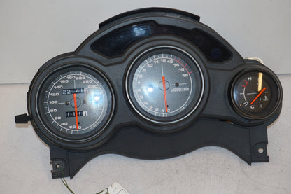 Framsidan på Instrumentpanel från en Suzuki RF 600 R -1996 motorcykel.
