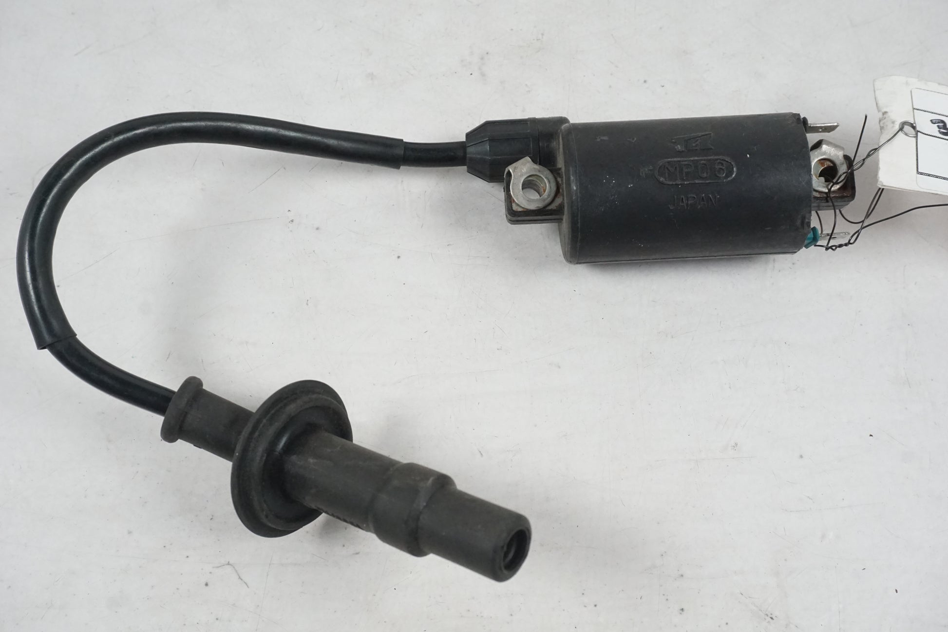 Framsidan på Tändspole från en Honda VFR 750 -1988 motorcykel.