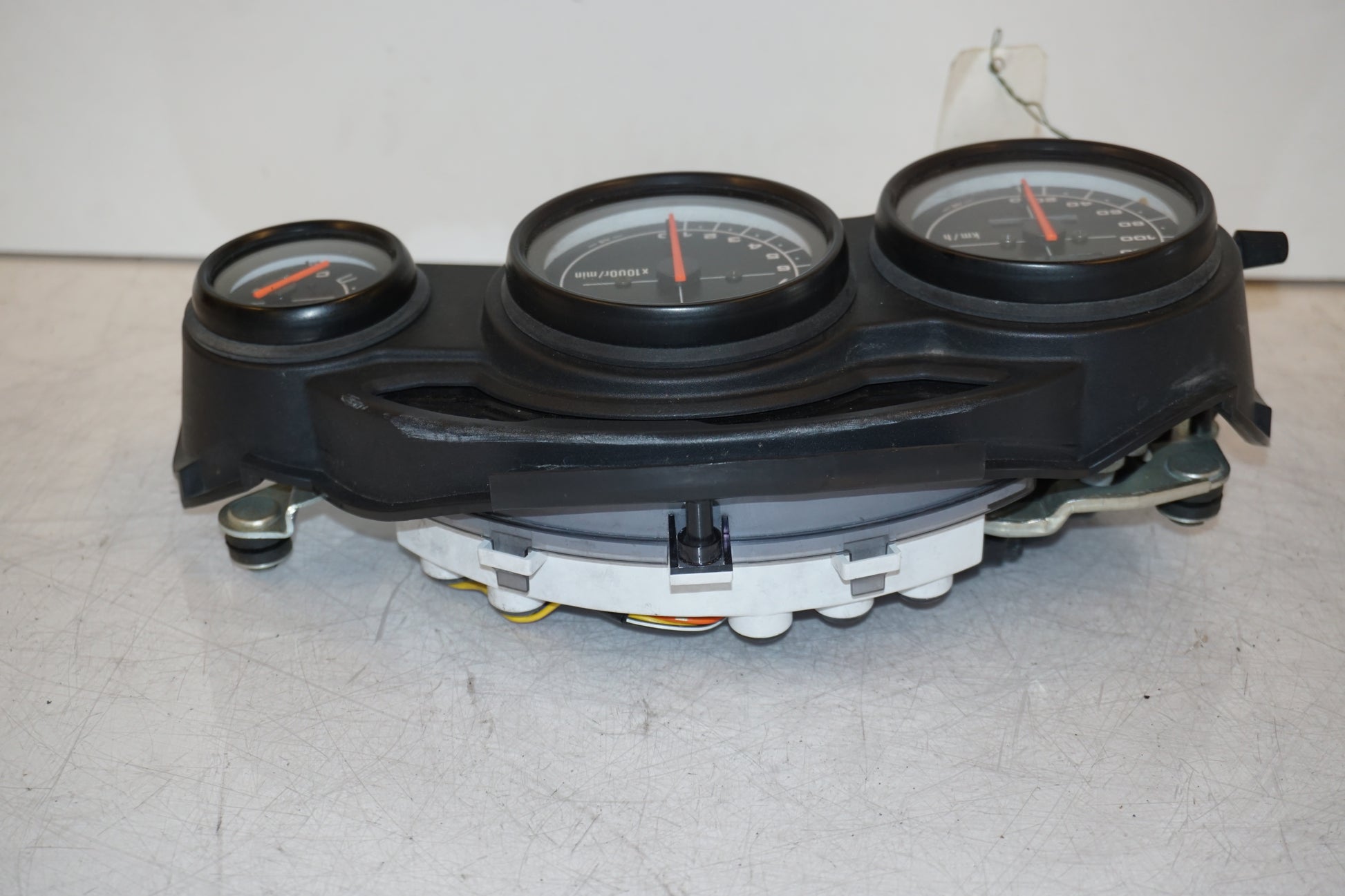 Vänster sida på Instrumentpanel från en Suzuki RF 600 R -1996 motorcykel.