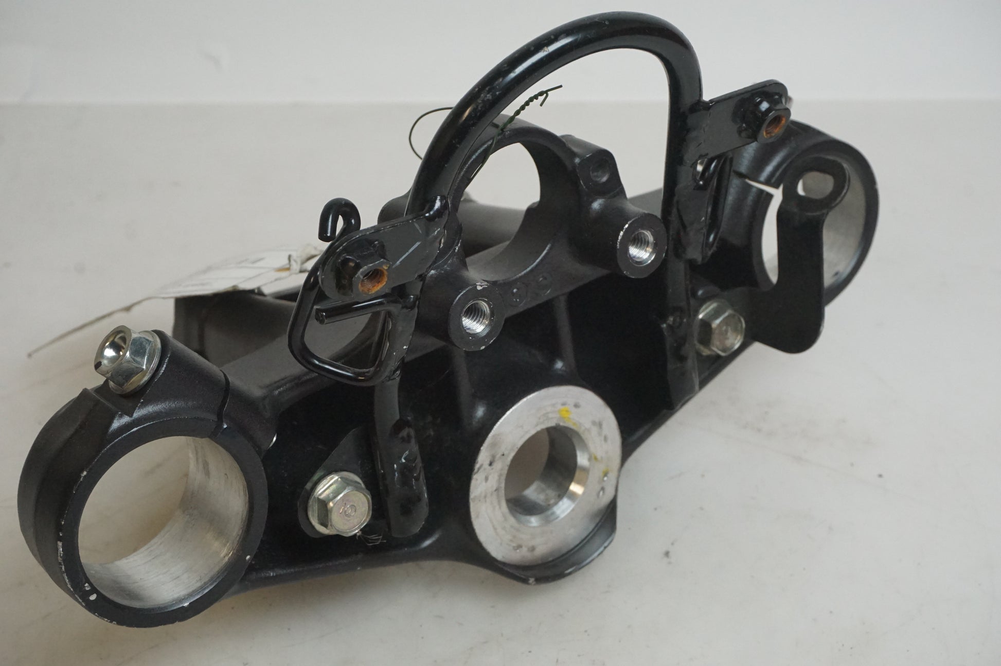 Snett uppifrån på Gaffelkrona från en Honda CB 500 F -2013 motorcykel.