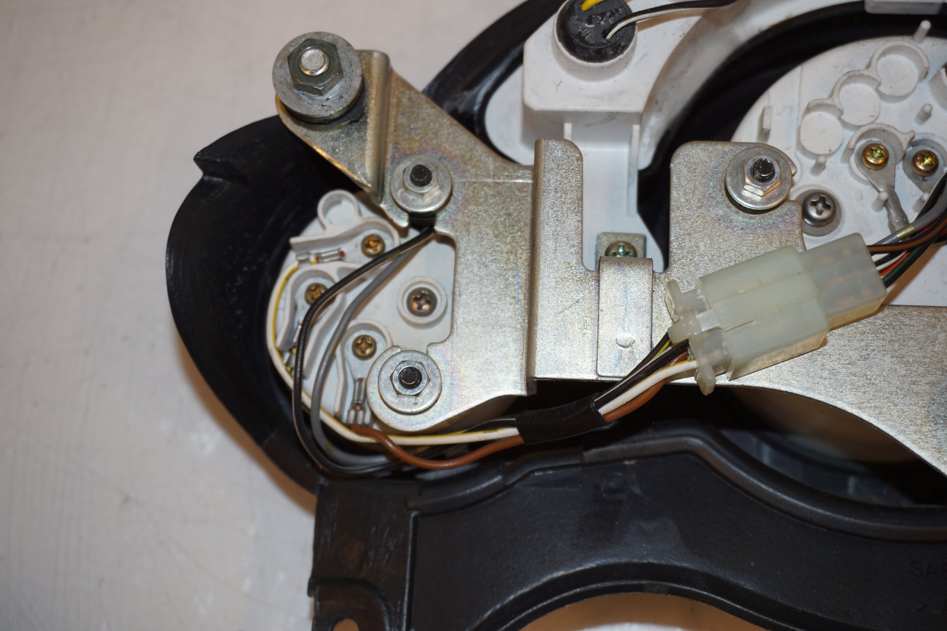 Extrabild1 på Instrumentpanel från en Suzuki RF 600 R -1996 motorcykel.