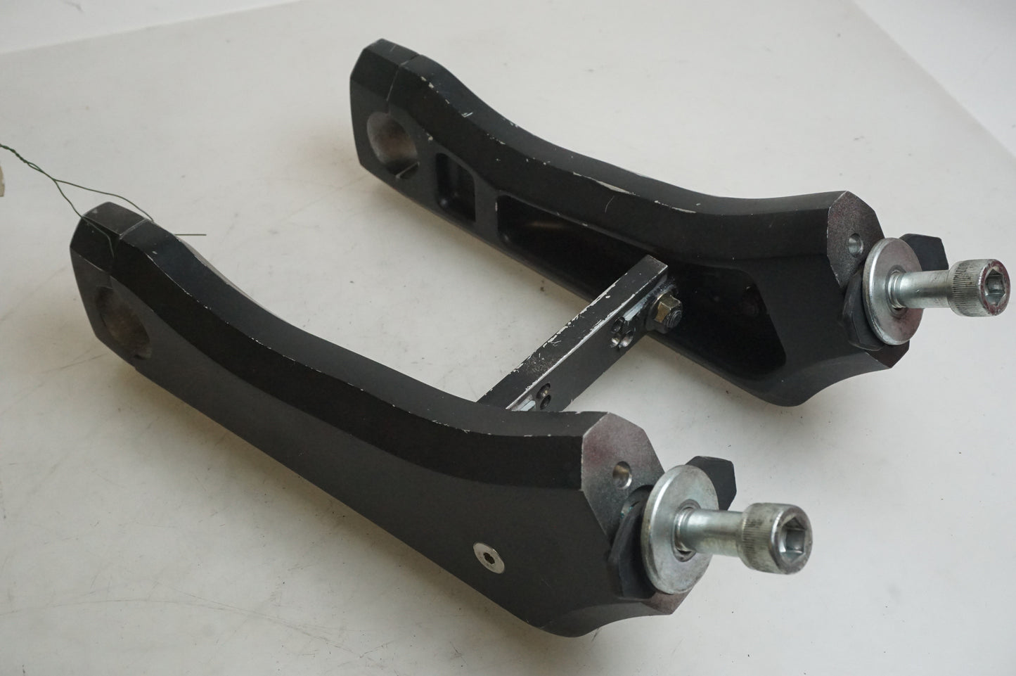 Framsidan på Styrfäste från en Suzuki M 1800 -2009 motorcykel.