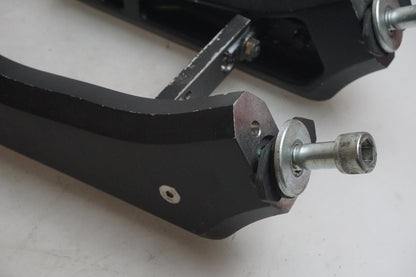 Baksidan på Styrfäste från en Suzuki M 1800 -2009 motorcykel.