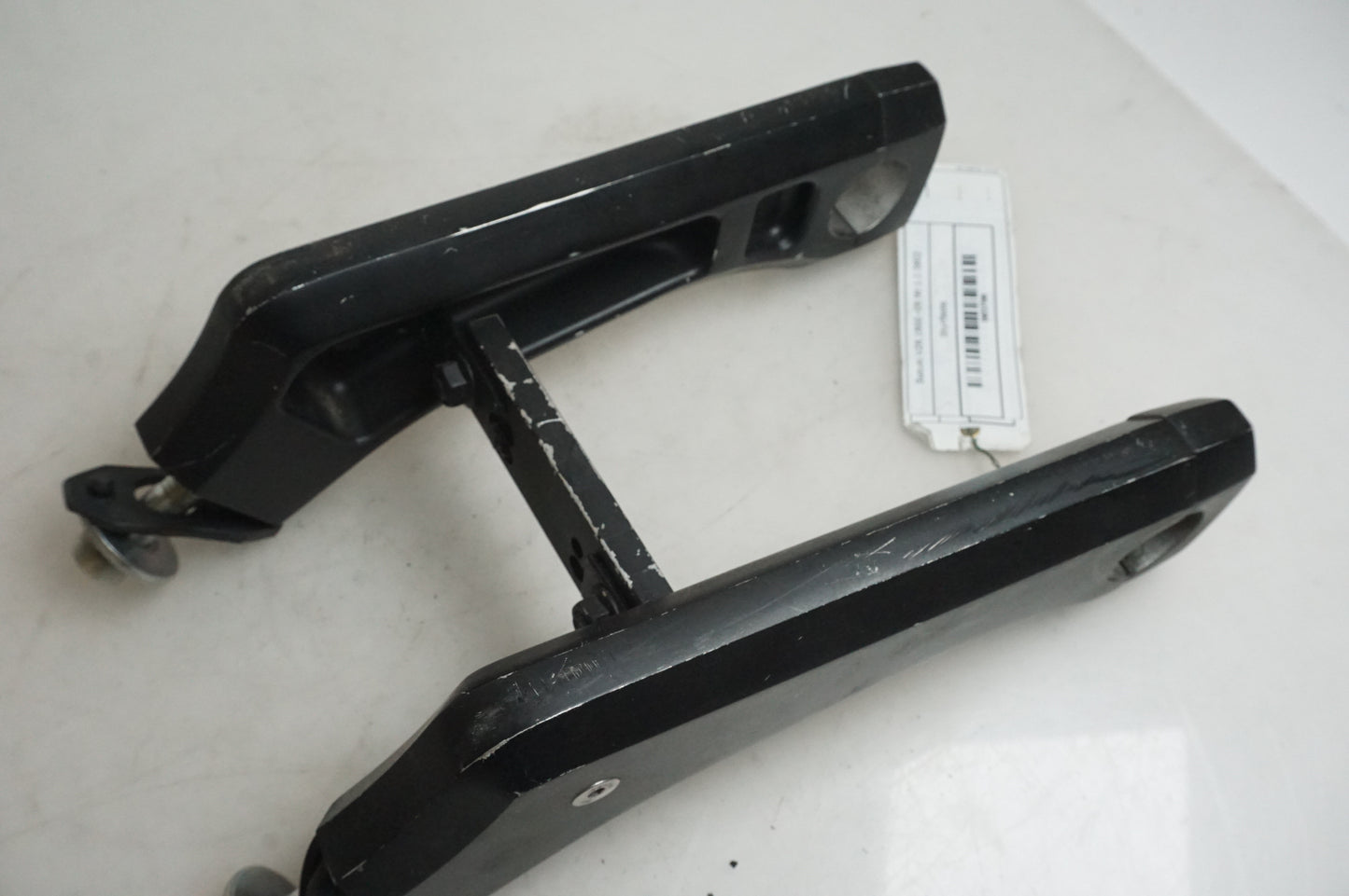 Snett nerifrån på Styrfäste från en Suzuki M 1800 -2009 motorcykel.