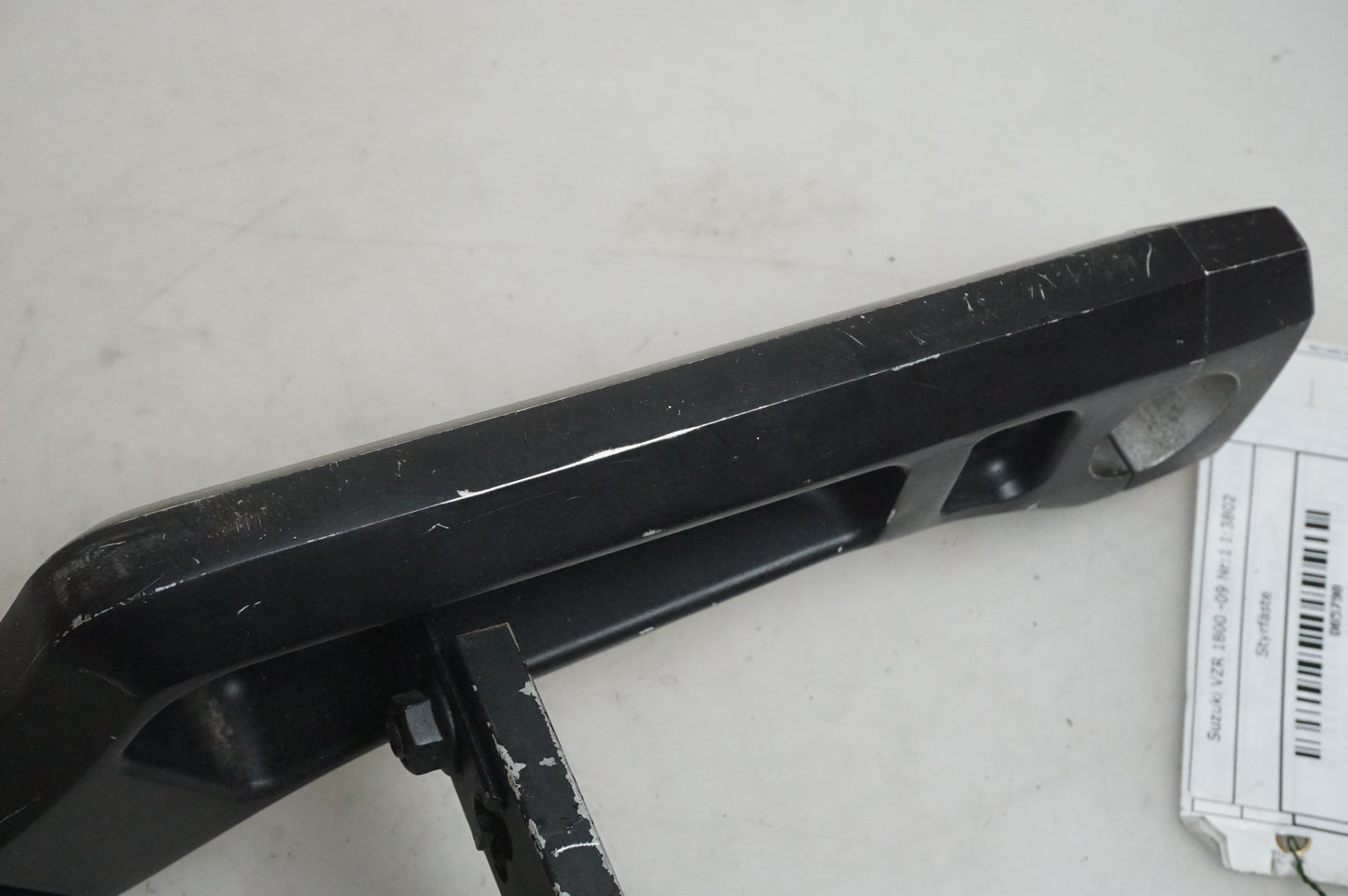 Extrabild2 på Styrfäste från en Suzuki M 1800 -2009 motorcykel.