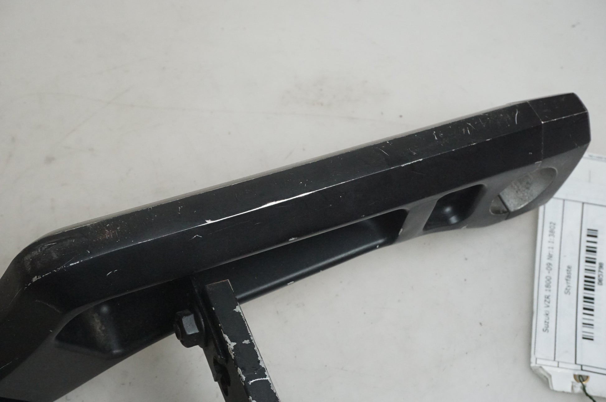 Extrabild2 på Styrfäste från en Suzuki M 1800 -2009 motorcykel.