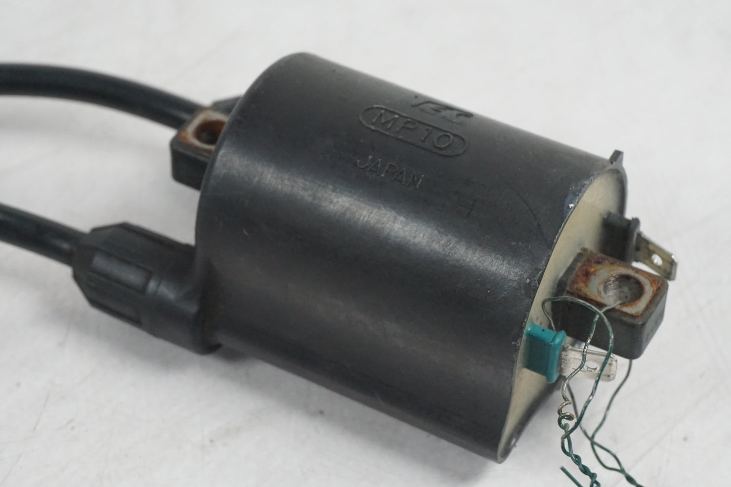 Höger sida på Tändspole från en Honda XL 650 V -2007 motorcykel.