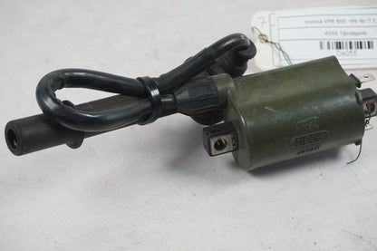 Baksidan på Tändspole från en Honda VFR 800 -1999 motorcykel.