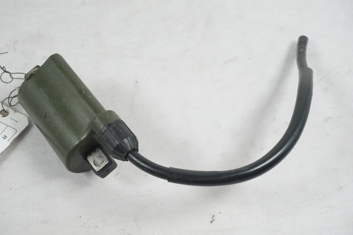 Framsidan på Tändspole från en Honda VFR 800 -2000 motorcykel.