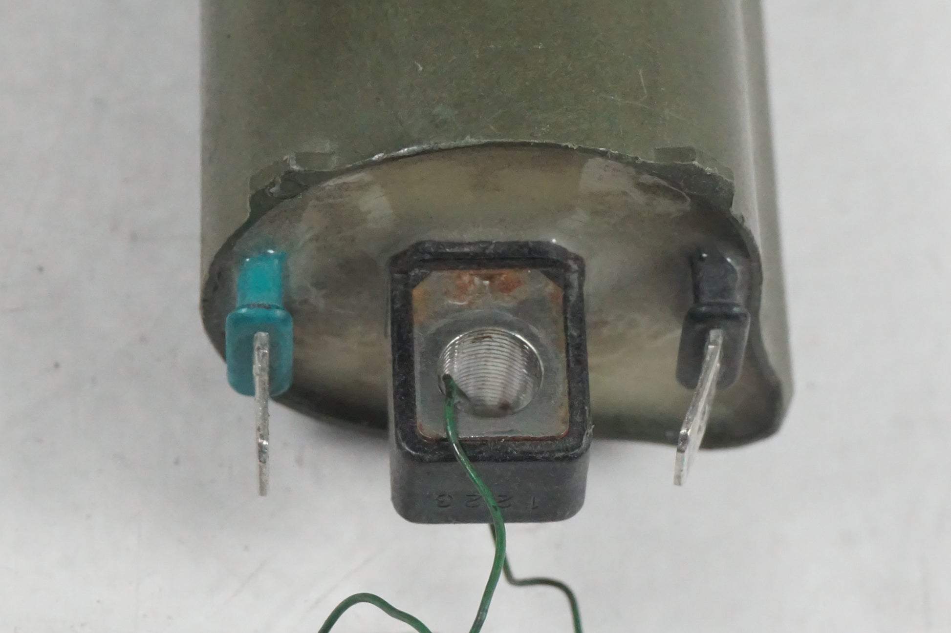 Höger sida på Tändspole från en Honda VFR 800 -2000 motorcykel.