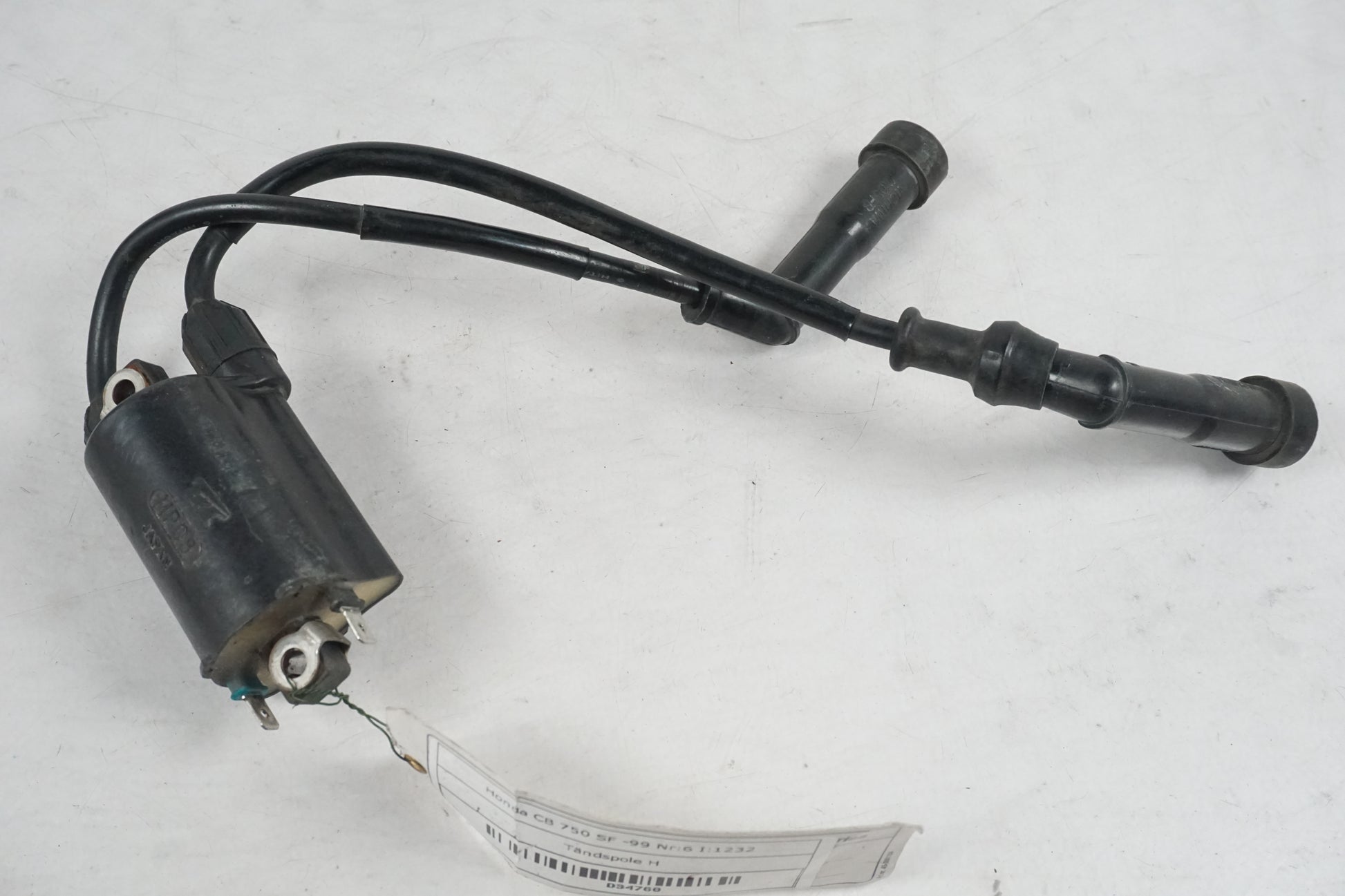 Framsidan på Tändspole från en Honda CB 750 SF -1999 motorcykel.