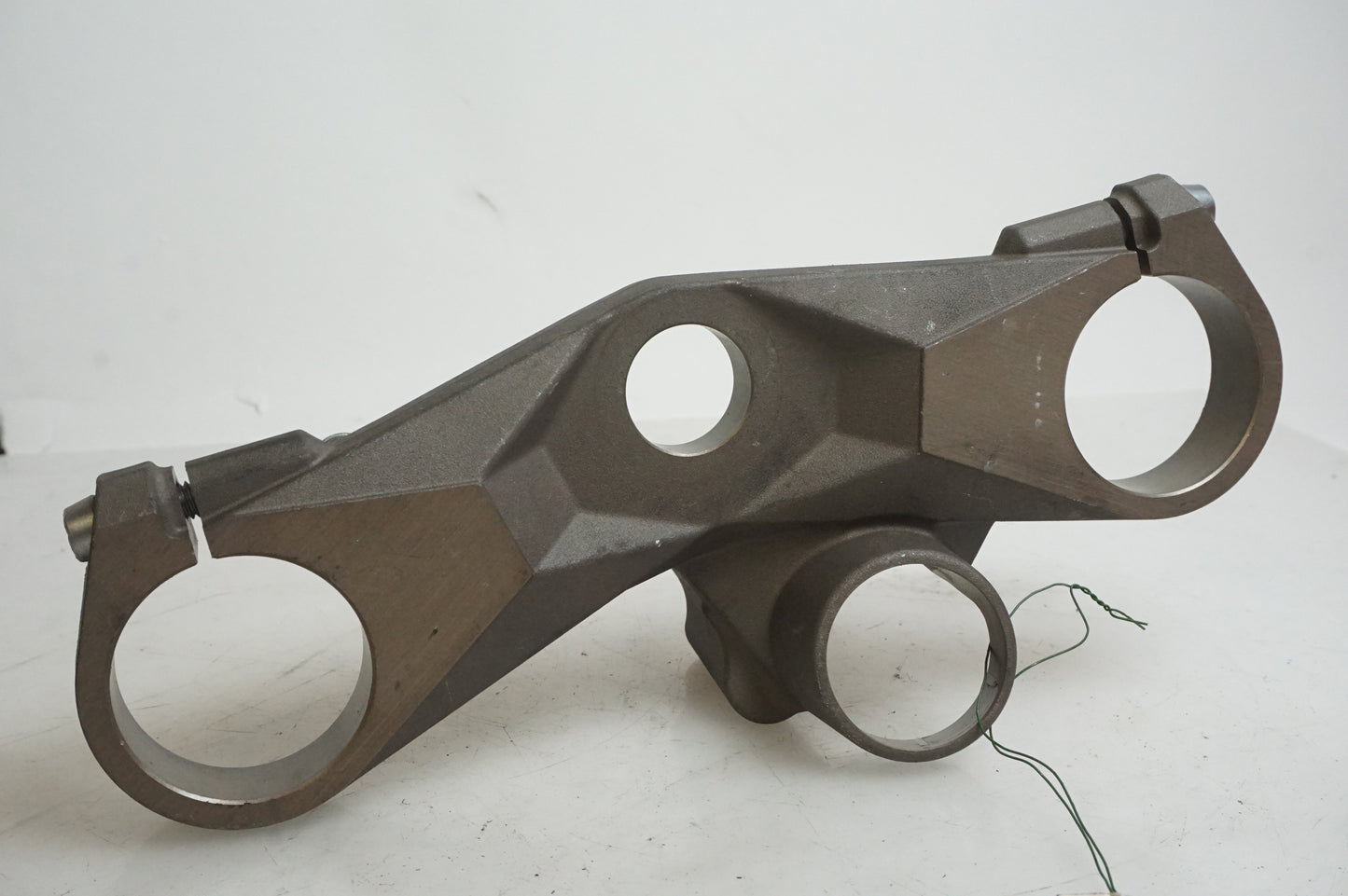 Framsidan på Gaffelkrona från en Kawasaki ZX-10R -2007 motorcykel.