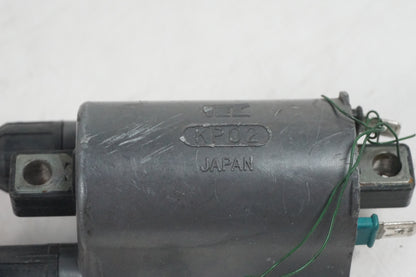 Baksidan på Tändspole från en Kawasaki ZX-6R -1995 motorcykel.