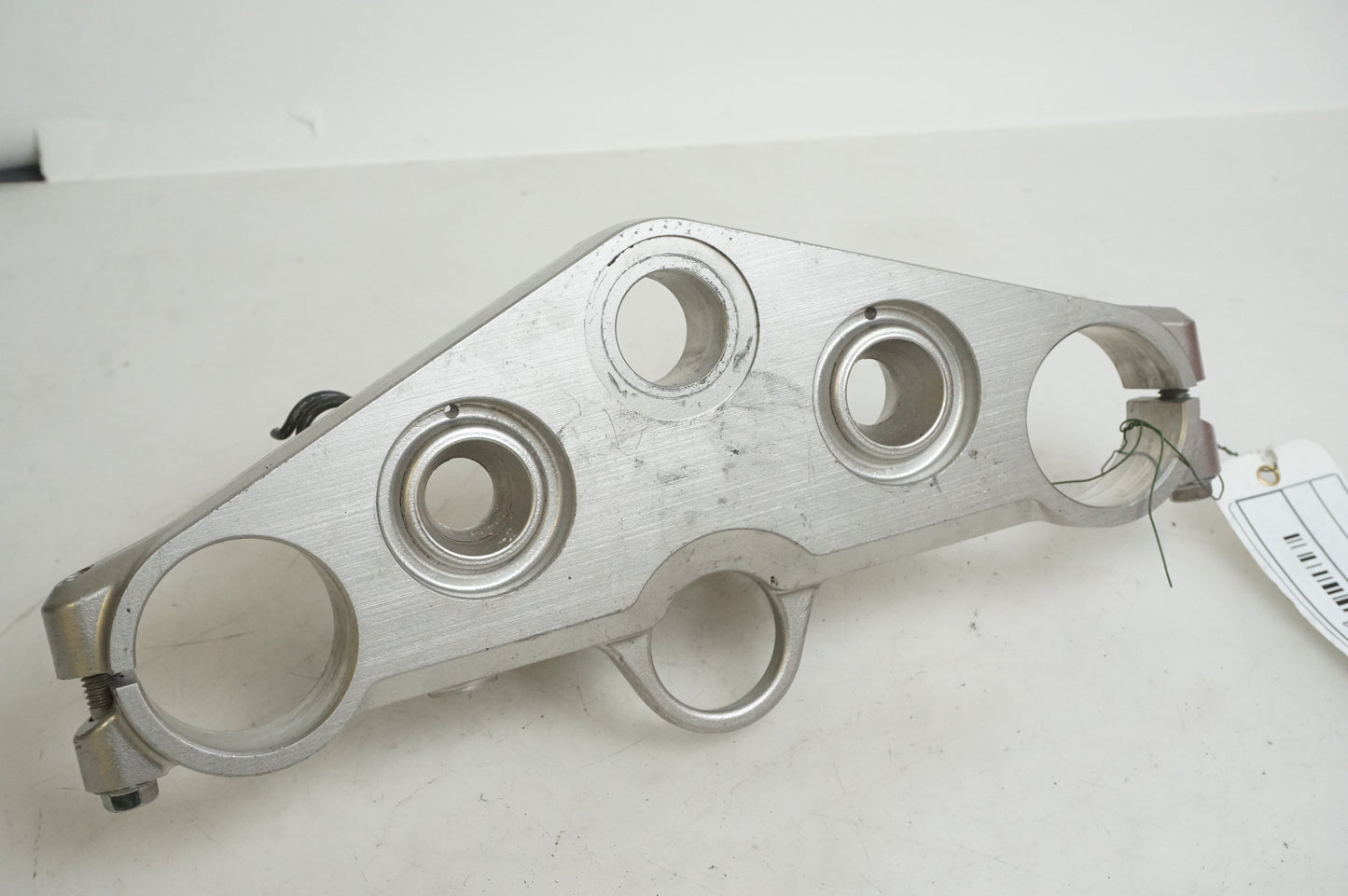 Framsidan på Gaffelkrona från en Suzuki DL 1000 -2006 motorcykel.