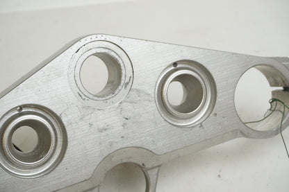 Baksidan på Gaffelkrona från en Suzuki DL 1000 -2006 motorcykel.