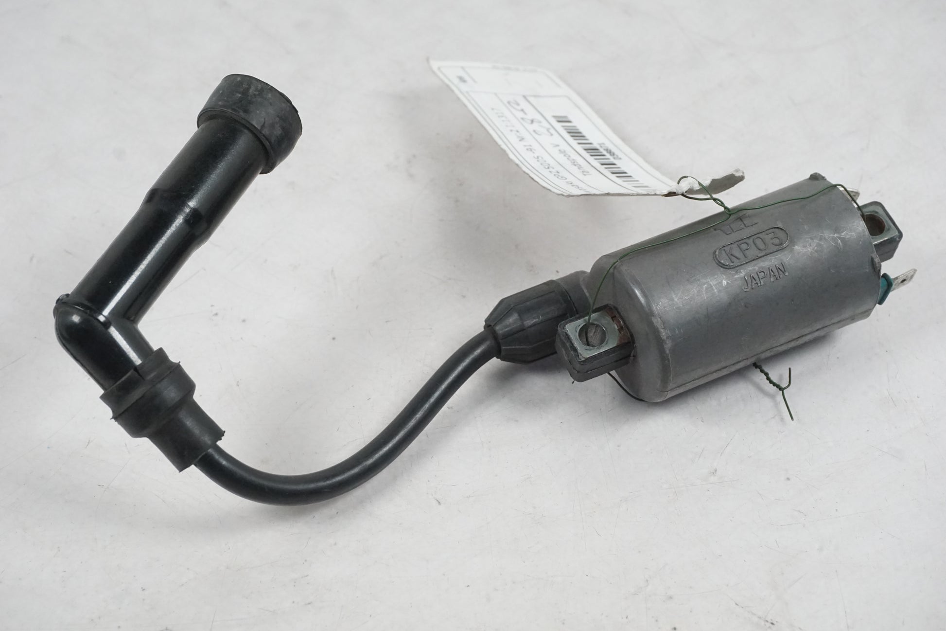 Framsidan på Tändspole från en Kawasaki GPZ 500 -1991 motorcykel.