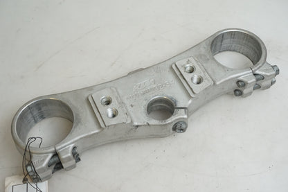 Framsidan på Gaffelkrona från en KTM 690 SMC -2008 motorcykel.