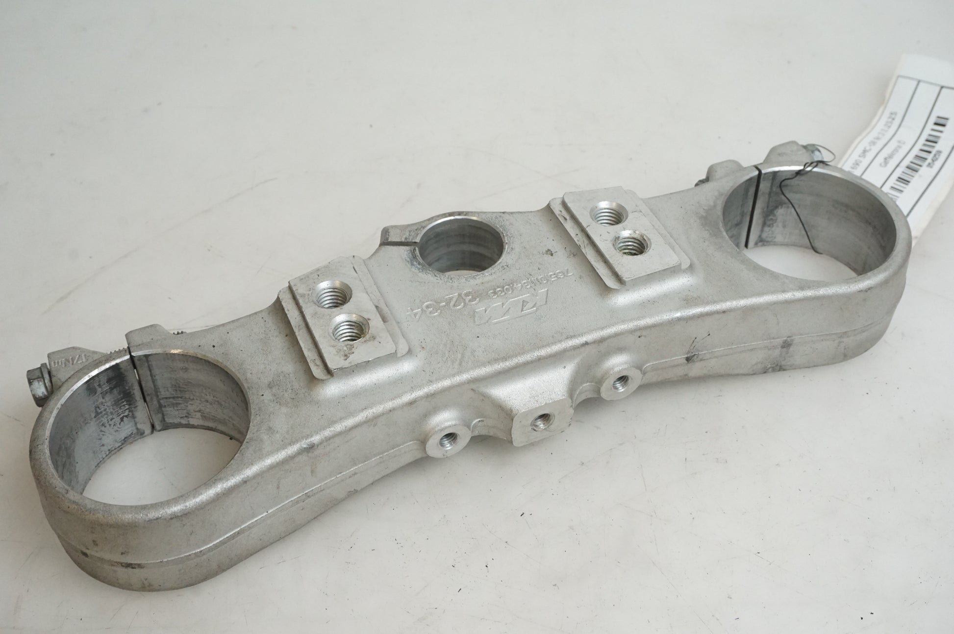 Höger sida på Gaffelkrona från en KTM 690 SMC -2008 motorcykel.