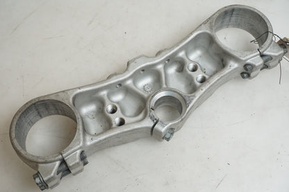 Vänster sida på Gaffelkrona från en KTM 690 SMC -2008 motorcykel.