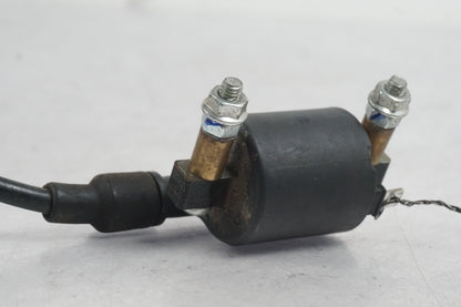 Baksidan på Tändspole från en Kawasaki VN 900 -2007 motorcykel.