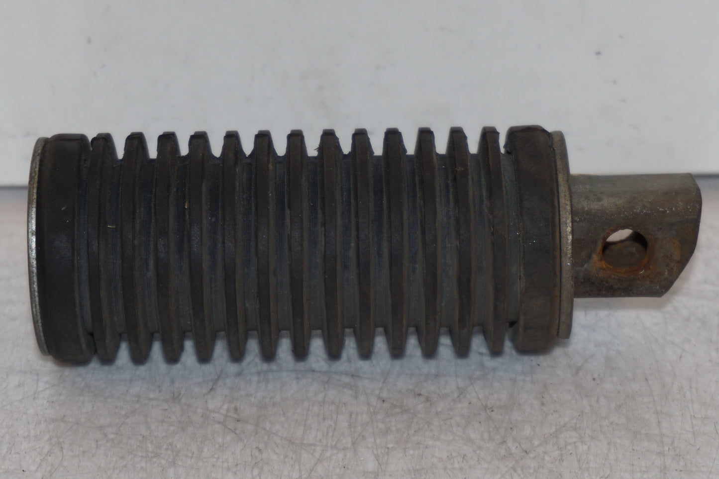 Framsidan på Fotpinne från en Honda XL 600 V -1989 motorcykel.