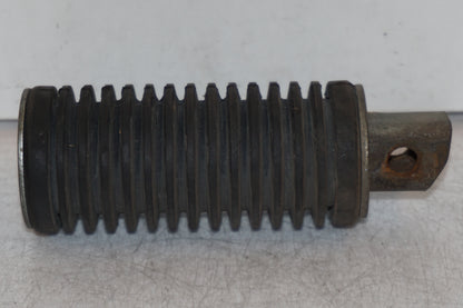 Framsidan på Fotpinne från en Honda XL 600 V -1989 motorcykel.