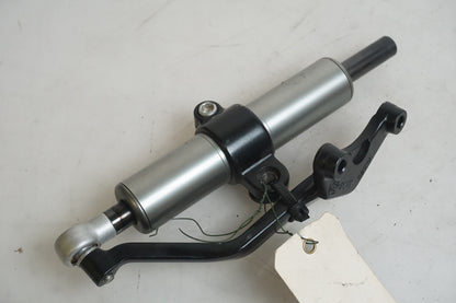 Framsidan på Styrdämpare från en Ducati Streetfighter 1098 -2010 motorcykel.