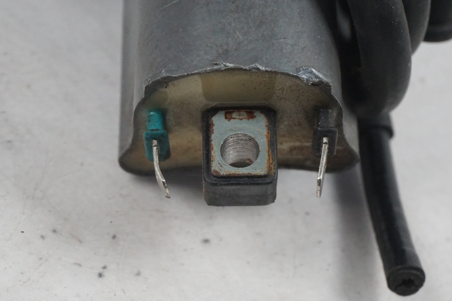 Höger sida på Tändspole från en Kawasaki ZX-7R -1996 motorcykel.