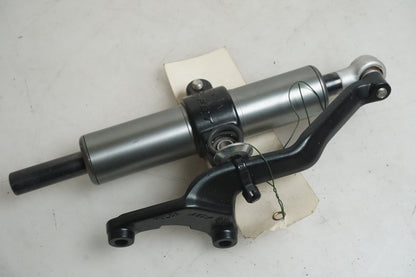 Höger sida på Styrdämpare från en Ducati Streetfighter 1098 -2010 motorcykel.