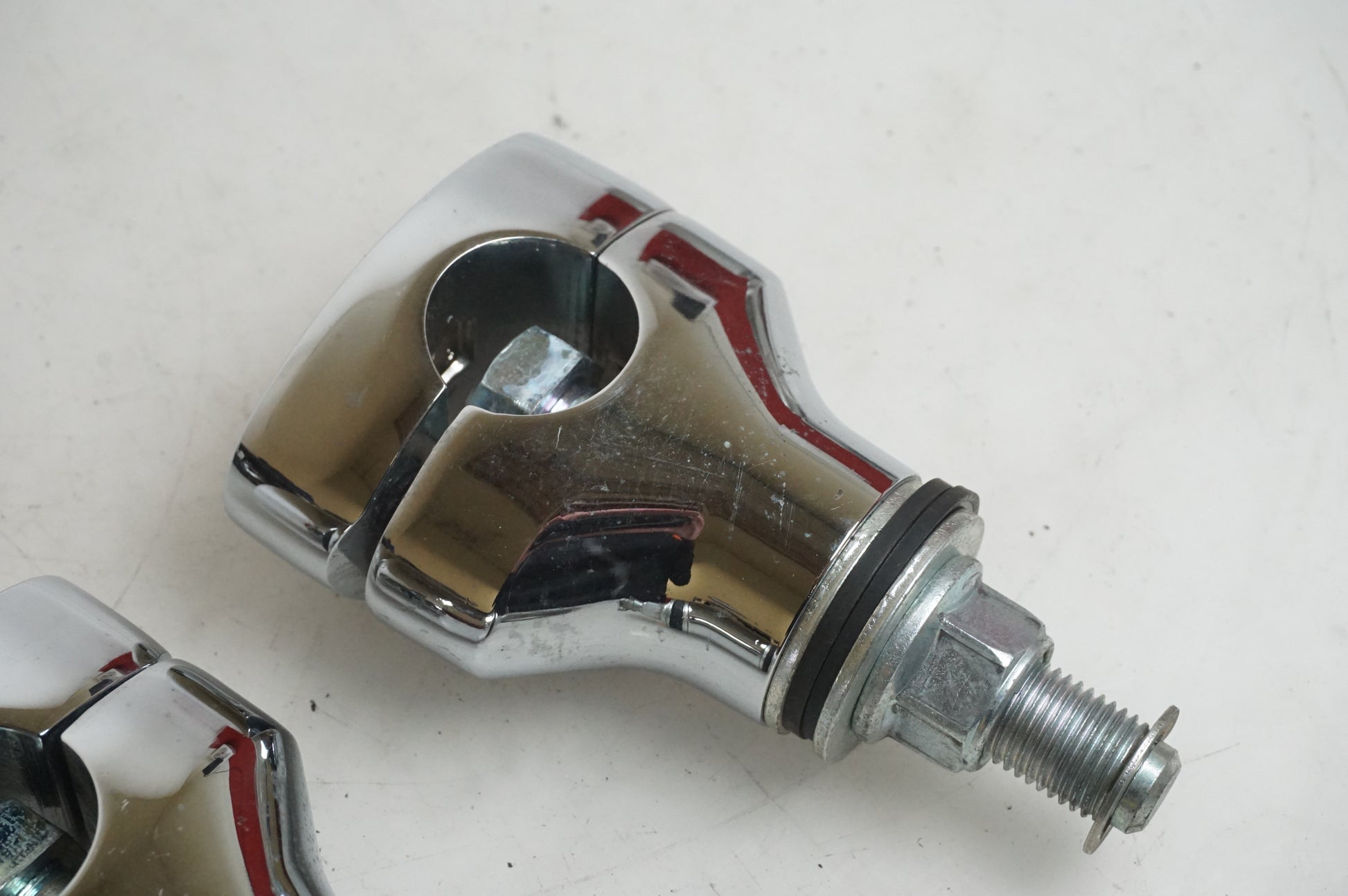 Höger sida på Styrfäste från en Kawasaki VN 1700 Classic Tourer -2009 motorcykel.