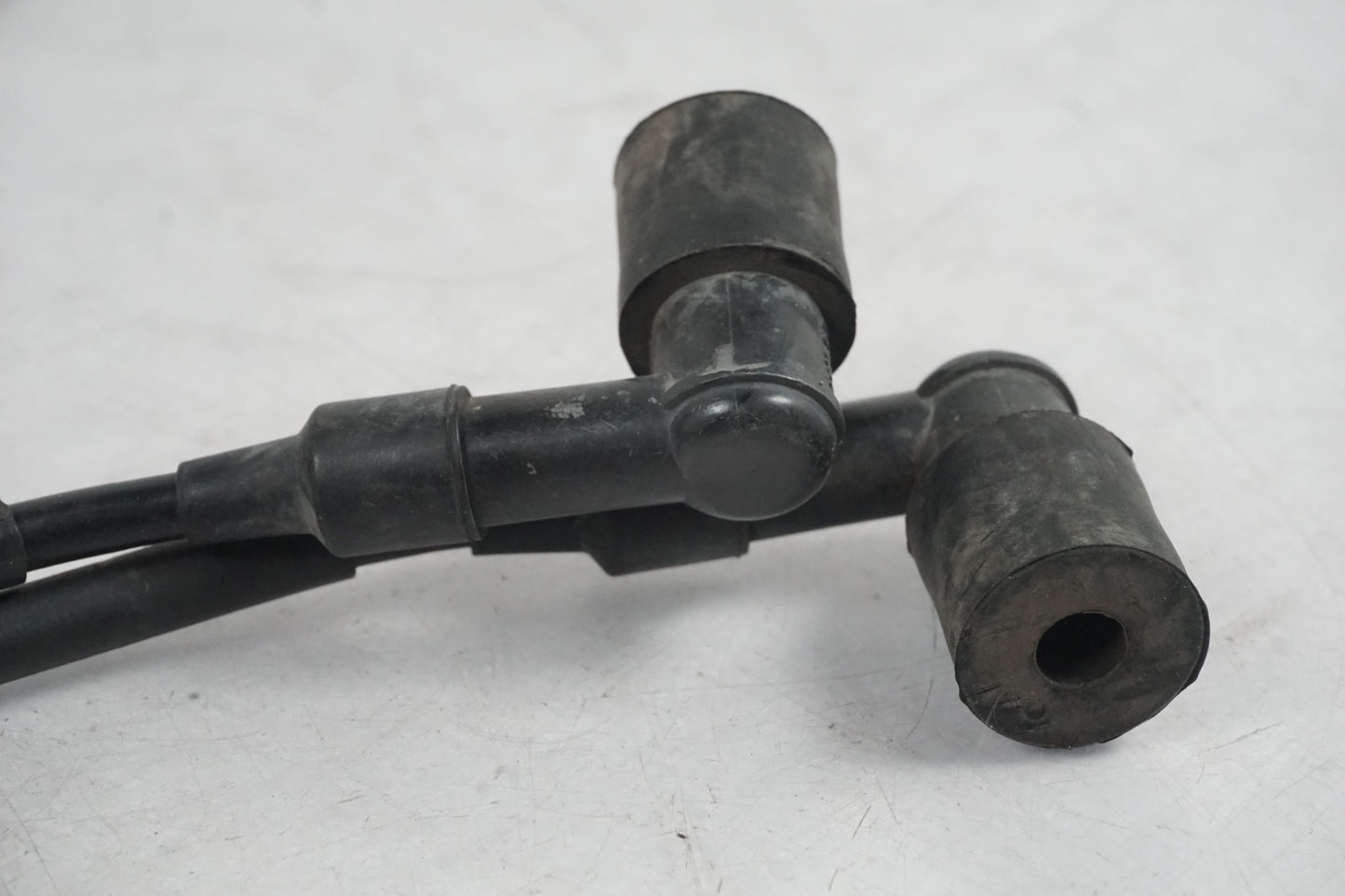 Baksidan på Tändspole från en Kawasaki Zephyr 550 -1995 motorcykel.