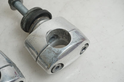 Höger sida på Styrfäste från en Triumph Rocket III -2011 motorcykel.