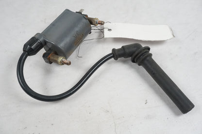 Baksidan på Tändspole från en Kawasaki VN 800 -1999 motorcykel.