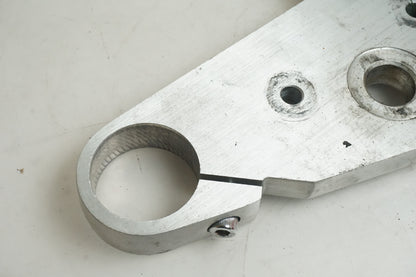 Baksidan på Gaffelkrona från en Kawasaki VN 1500 Mean Streak -2003 motorcykel.