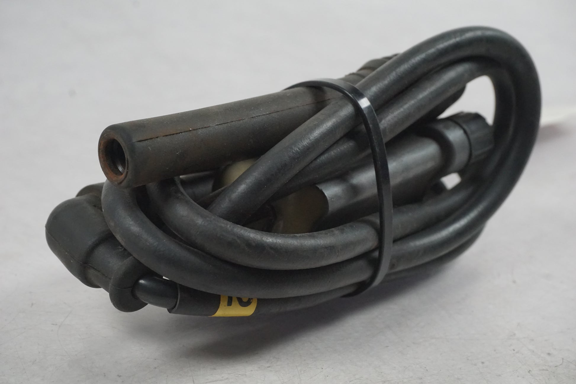 Höger sida på Tändspole från en Kawasaki ZX-7R -1996 motorcykel.