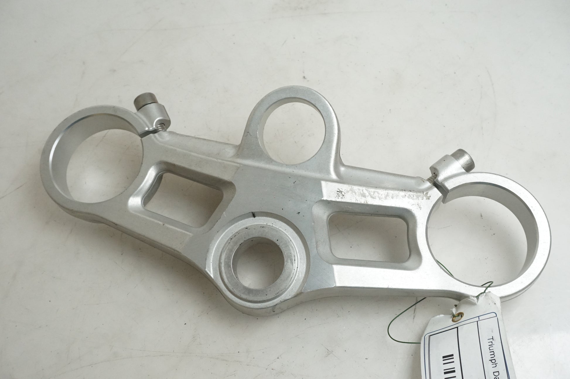 Framsidan på Gaffelkrona från en Triumph Daytona 675 -2009 motorcykel.