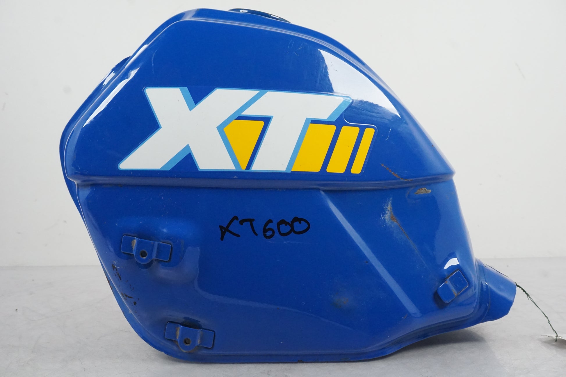 Baksidan på Bensintank från en Yamaha XT 600 -1989 motorcykel.