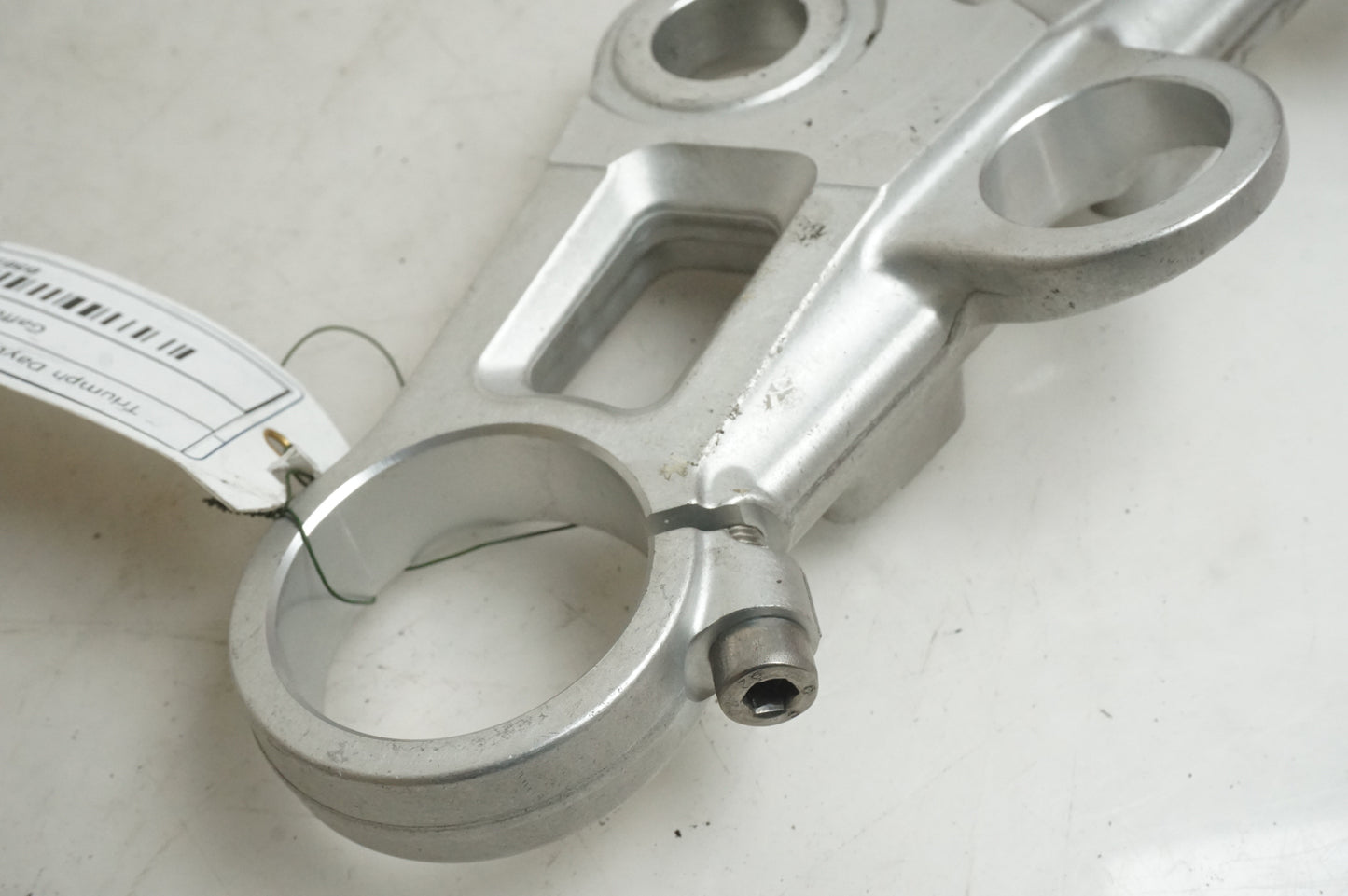 Höger sida på Gaffelkrona från en Triumph Daytona 675 -2009 motorcykel.