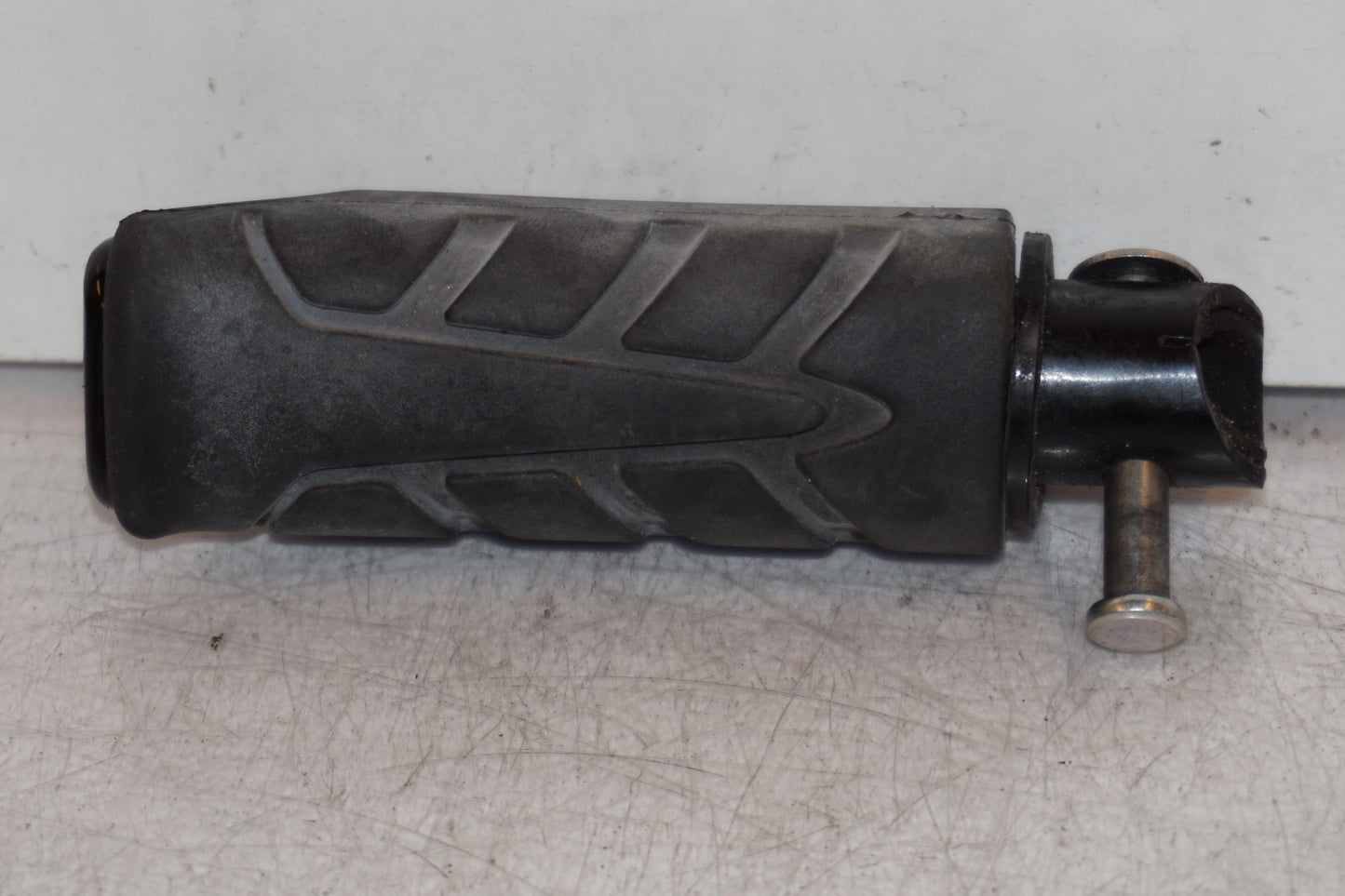 Framsidan på Fotpinne från en Honda CB 500 F -2013 motorcykel.