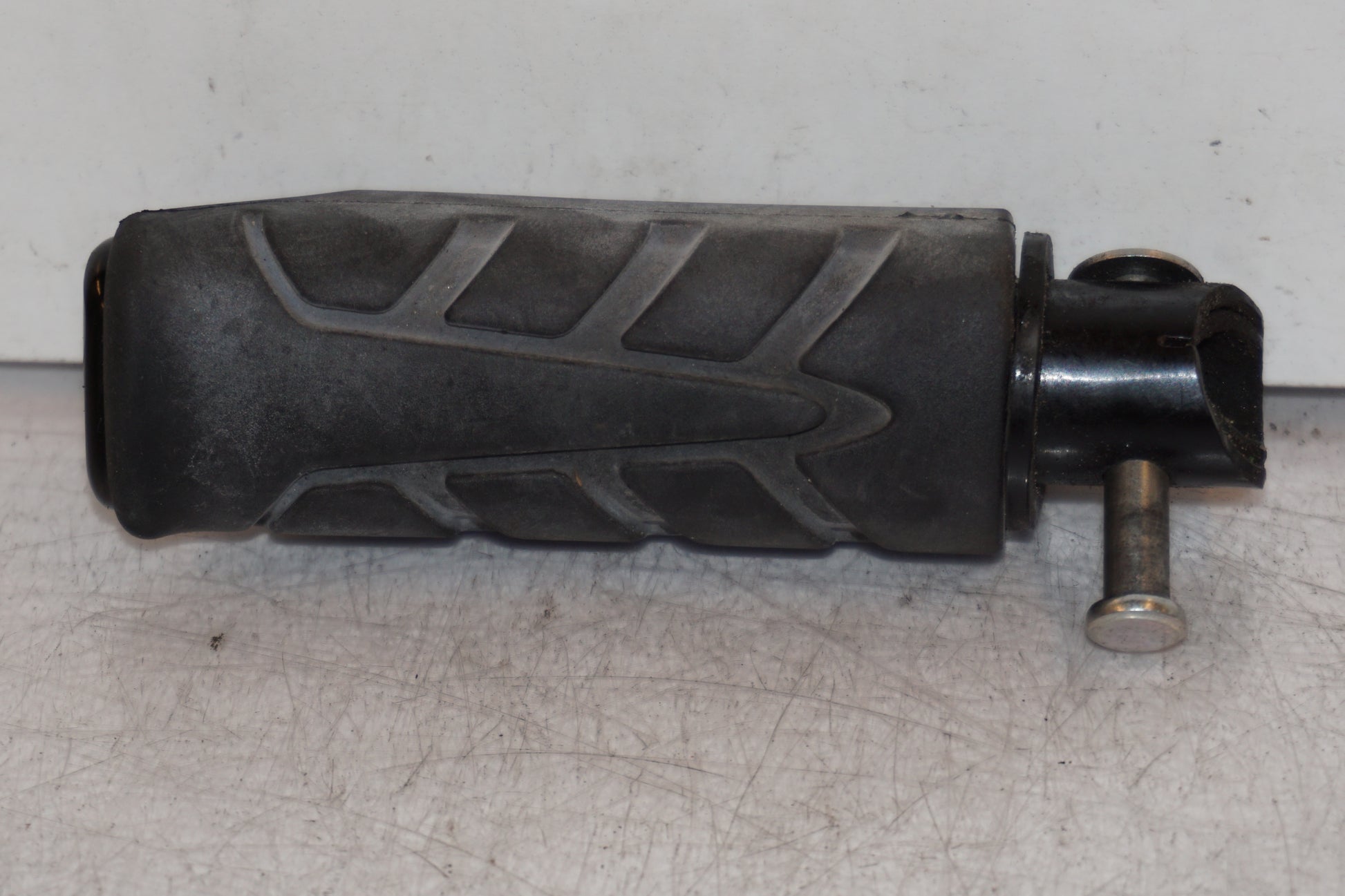 Framsidan på Fotpinne från en Honda CB 500 F -2013 motorcykel.