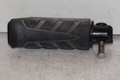 Framsidan på Fotpinne från en Honda CB 500 F -2013 motorcykel.