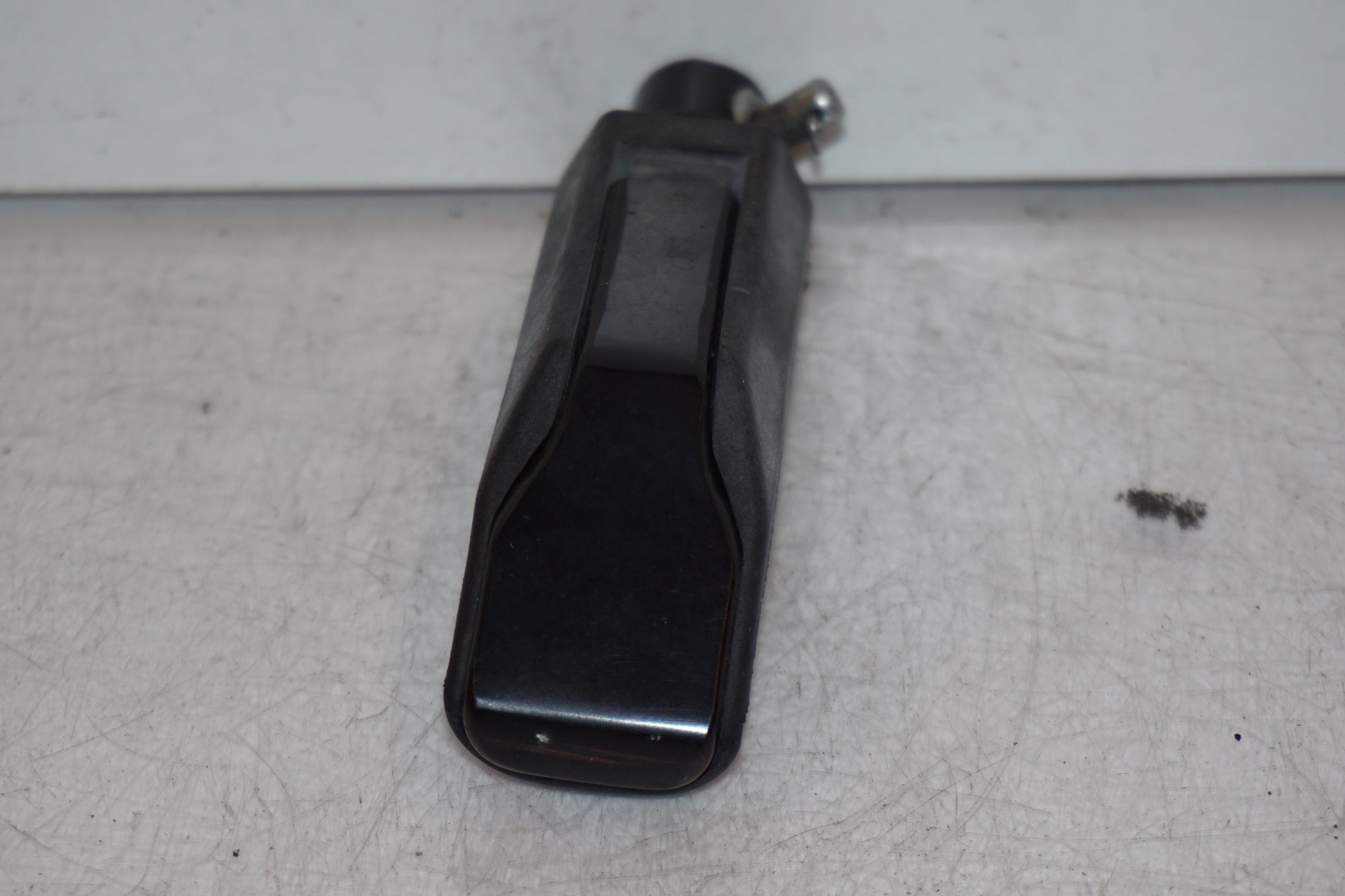 Vänster sida på Fotpinne från en Honda CB 500 F -2013 motorcykel.