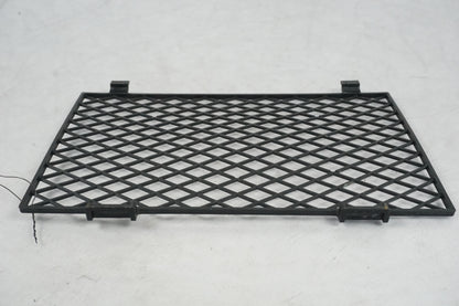 Baksidan på Vattenkylgaller från en Honda XL 1000 V -2008 motorcykel.