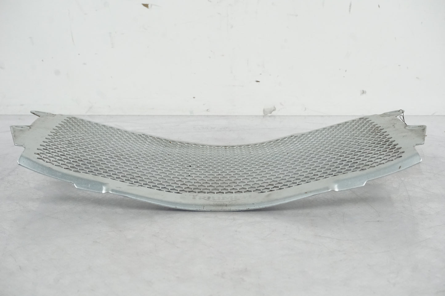 Baksidan på Vattenkylgaller från en Triumph Tiger -2012 motorcykel.