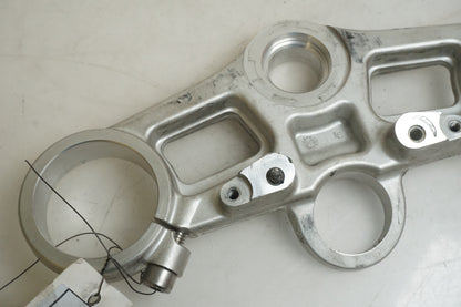 Vänster sida på Gaffelkrona från en Triumph Daytona 675 -2007 motorcykel.