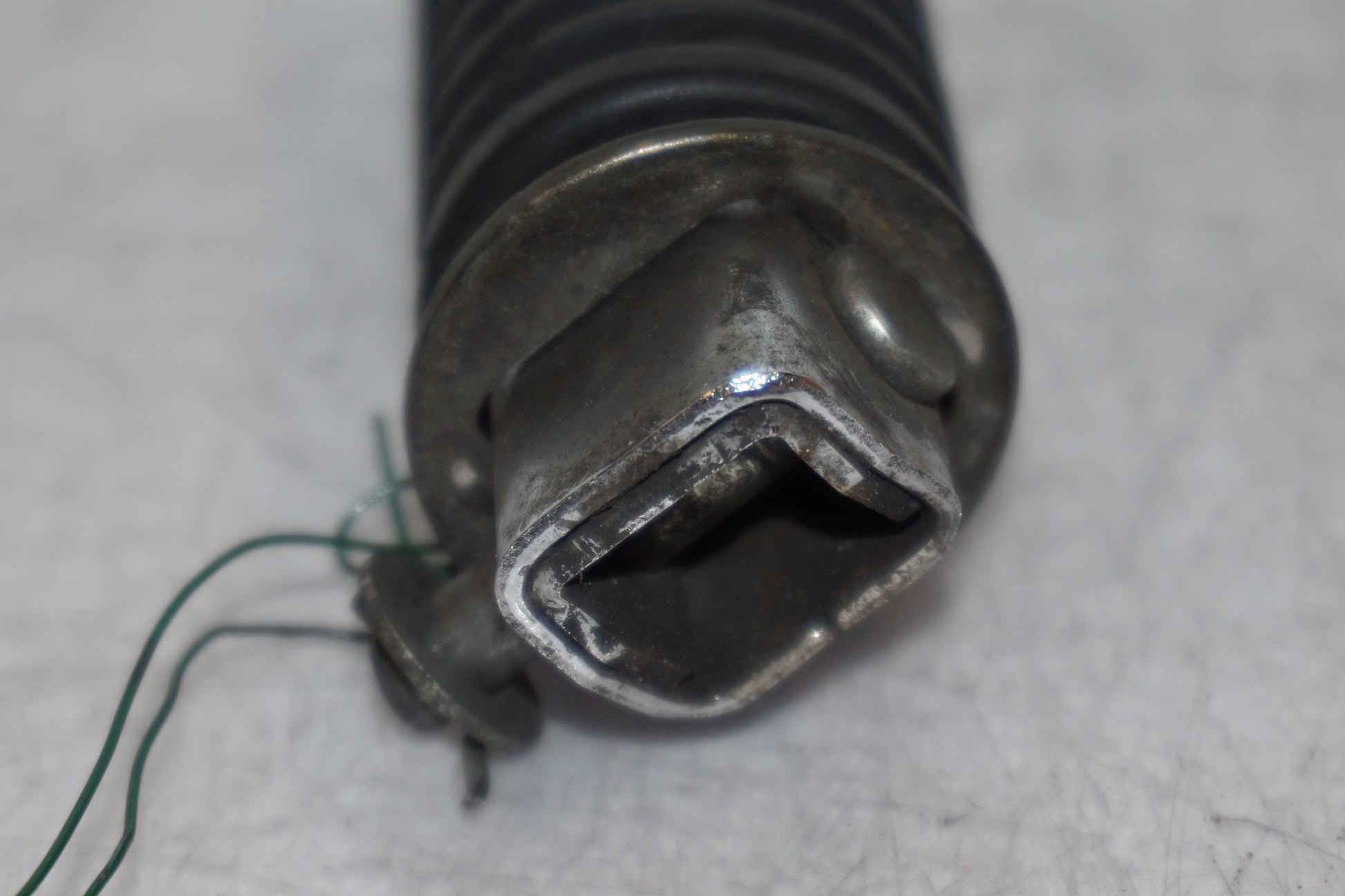 Vänster sida på Fotpinne från en Honda VT 600 C -1996 motorcykel.