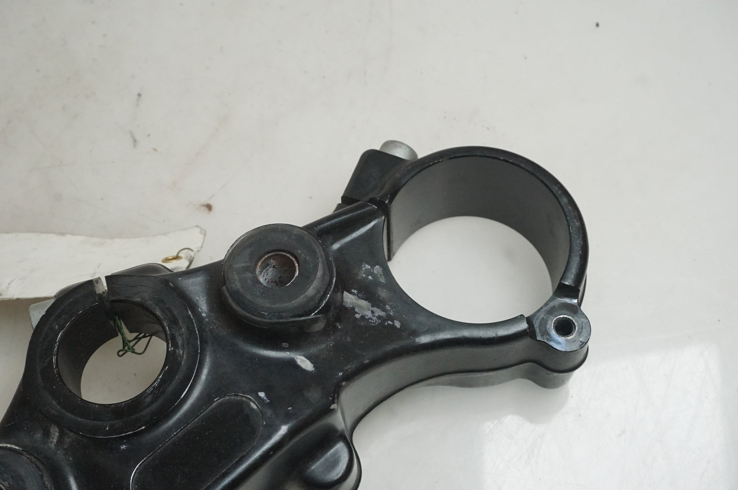 Höger sida på Gaffelkrona från en KTM 640 Duke -2006 motorcykel.