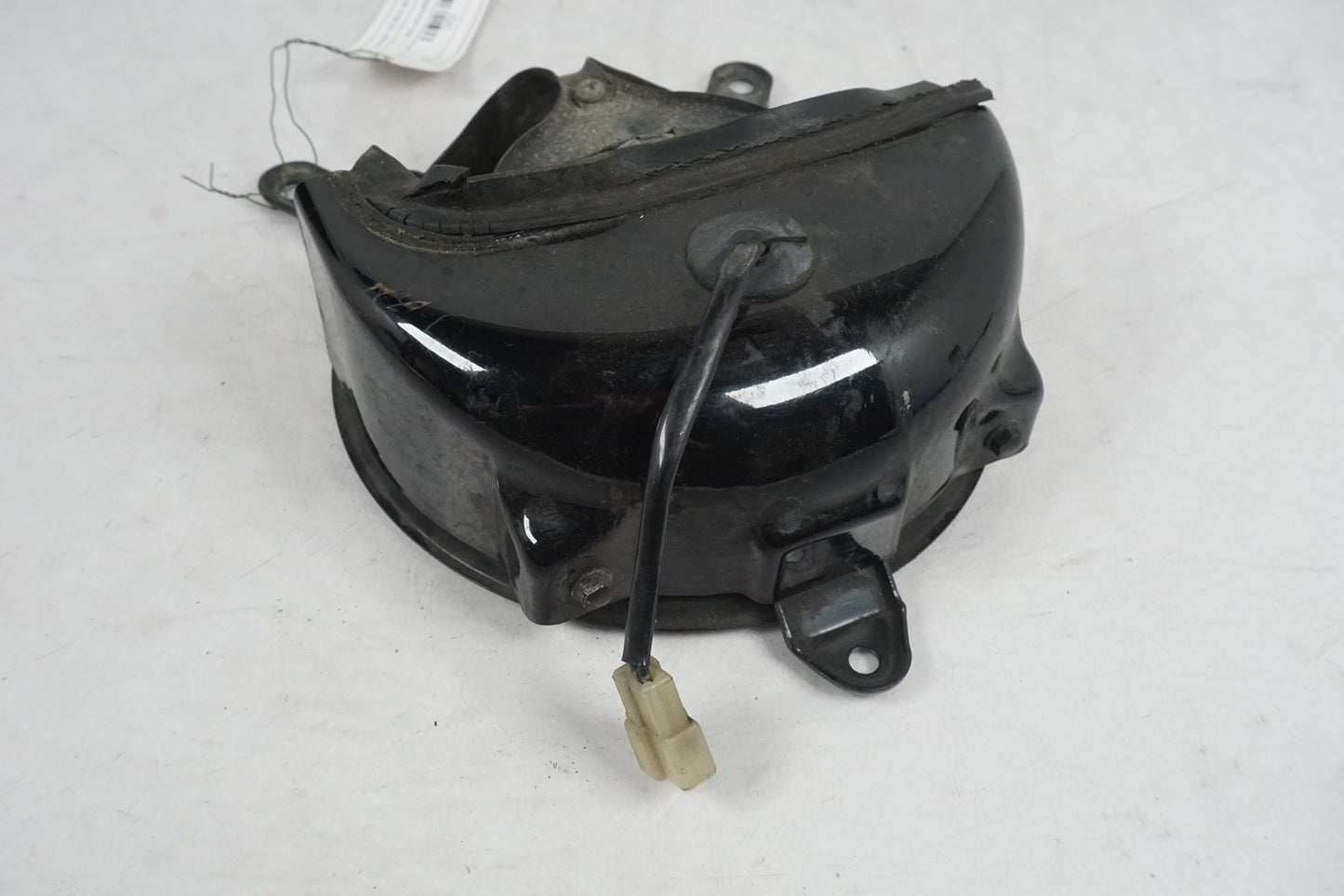 Baksidan på Vattenkylfläkt från en Kawasaki GPZ 900 -1988 motorcykel.