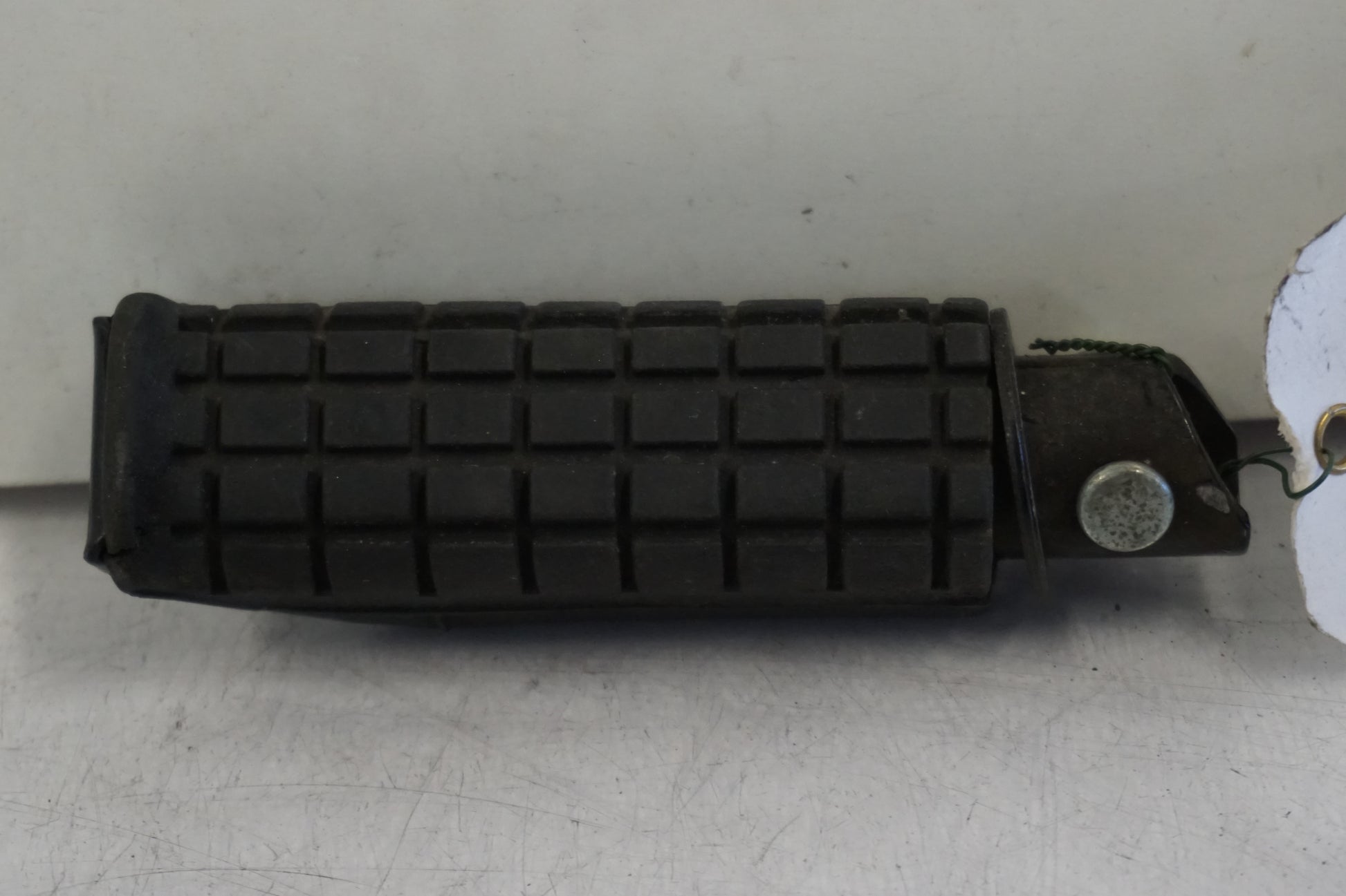 Framsidan på Fotpinne från en Honda CB 750 SF -1999 motorcykel.