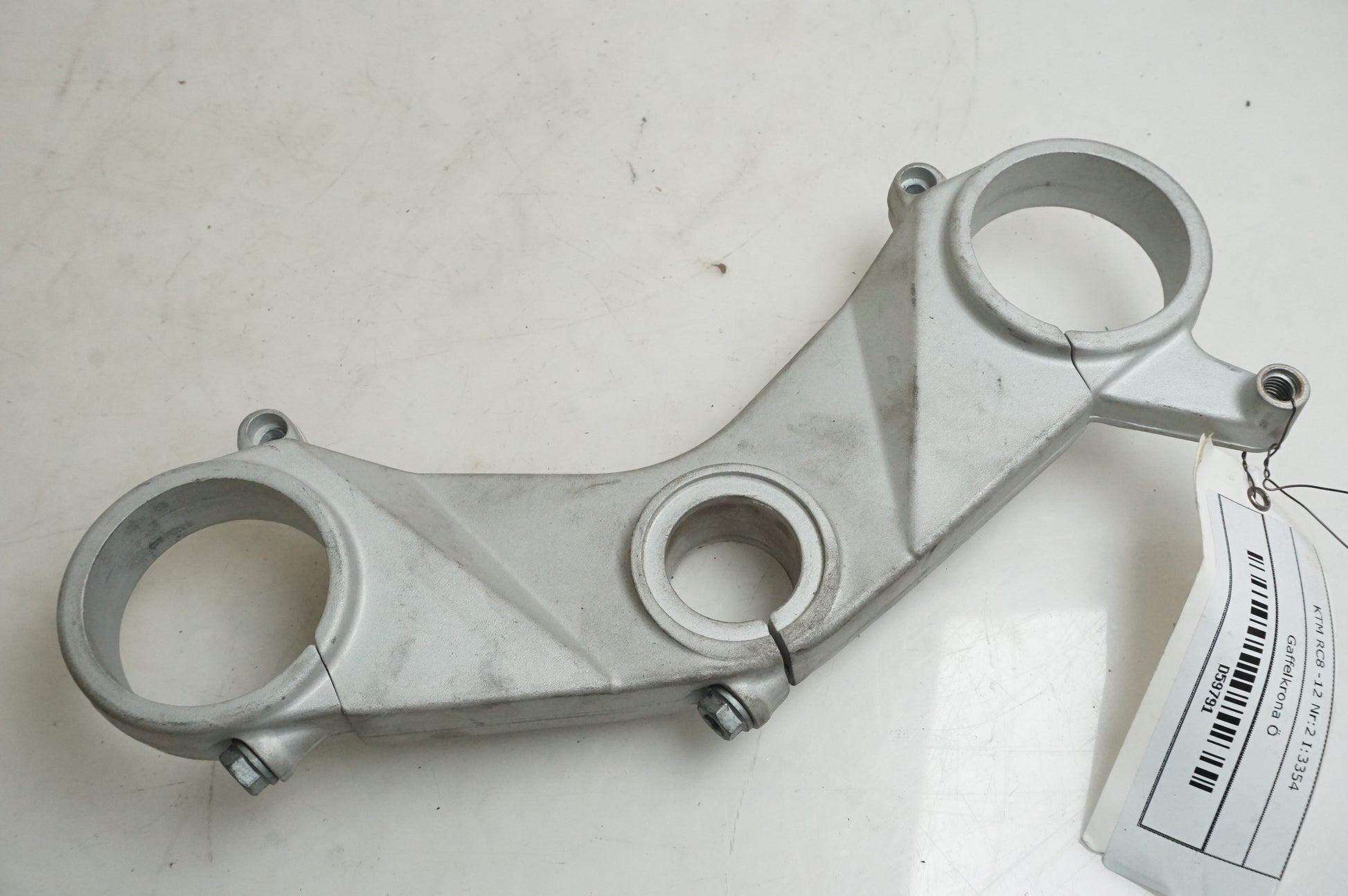 Framsidan på Gaffelkrona från en KTM RC8 -2009 motorcykel.